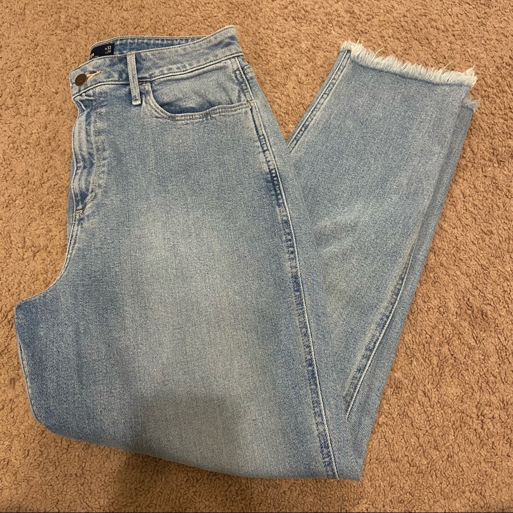 Hollister Curvy High Rise Mom Jeans
